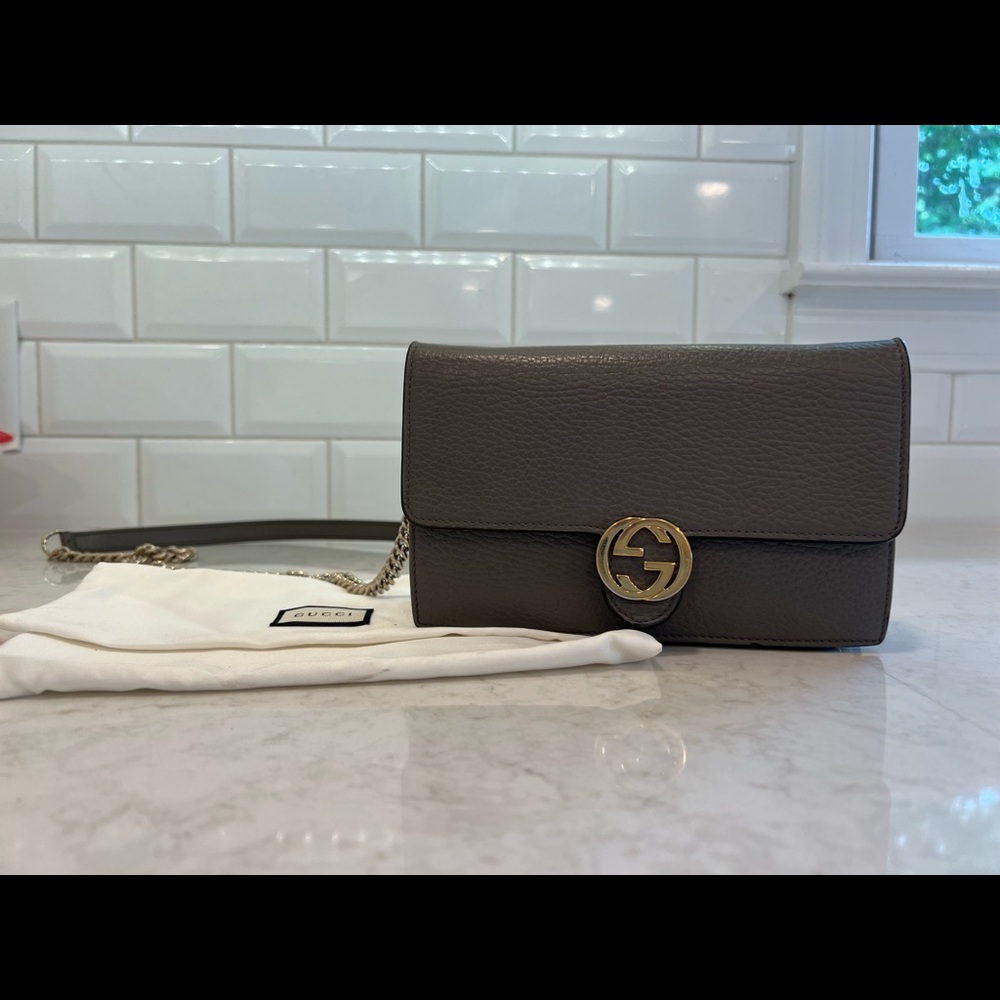 Authentic Gucci Crossbody Wallet on Chain